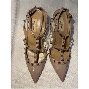 Valentino Garavani Rockstud Strappy Patent Leather Pumps Nude Blush Size 41